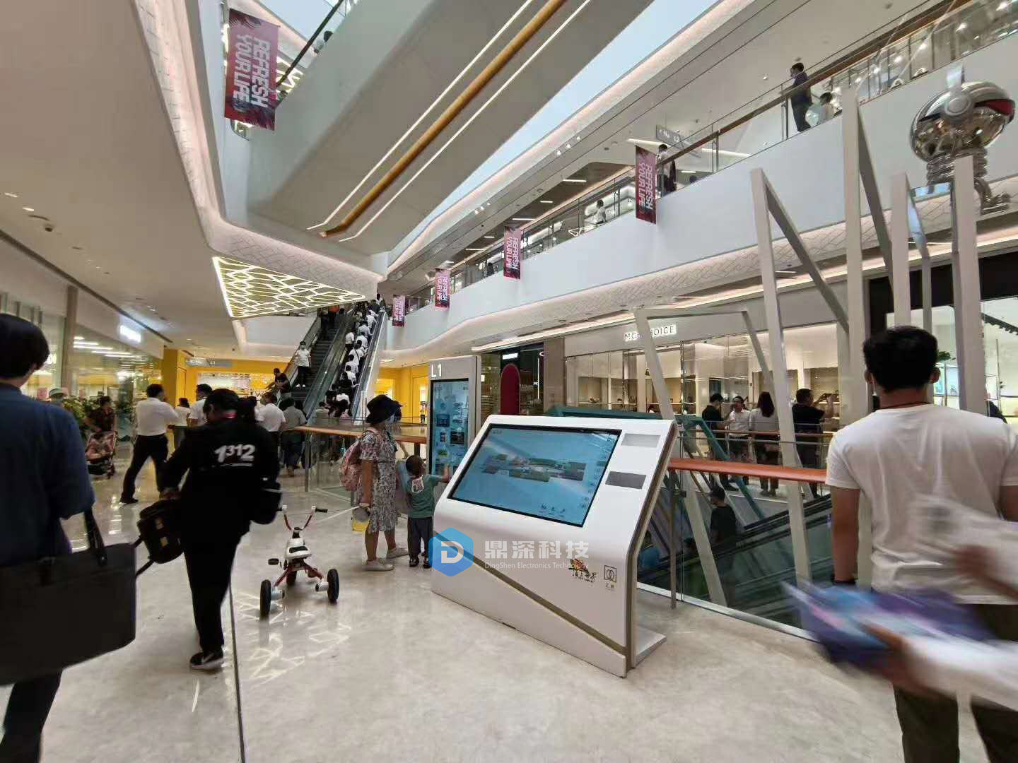 商场导航互动屏